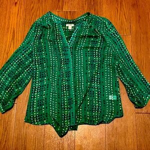 Old Navy Women’s Sheer Shirt
Size: XL